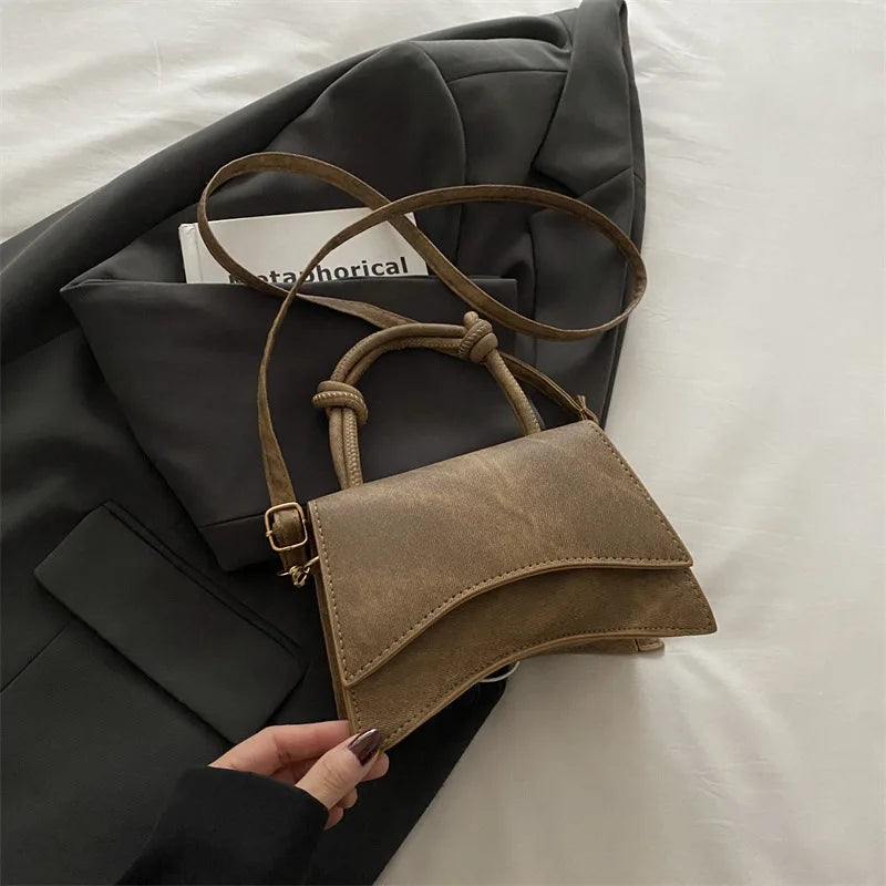 Women’s Solid Color Crossbody Shoulder Bag – Simple Casual Small Square Trendy Diagonal Handbag for Autumn Everyday Use