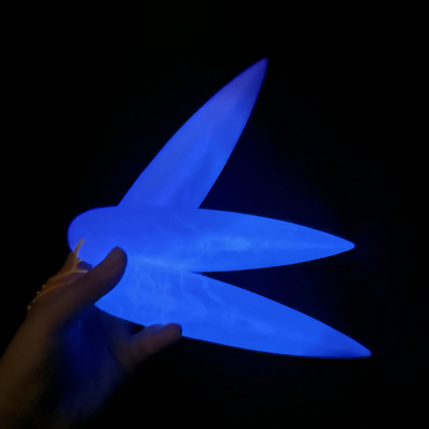 Zoey Kpop Demon Hunters Cosplay Light Dart Weapons — Roleplay Props for Girl Group Idol, Halloween & Carnival Costume Accessories