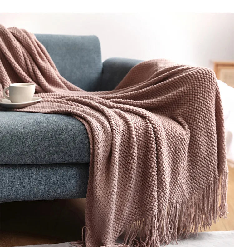 Textile City Knitted Blanket – Thick Waffle Corn Grain Embossed Throw with Tassels, Winter Warm Bedspread 130x240cm