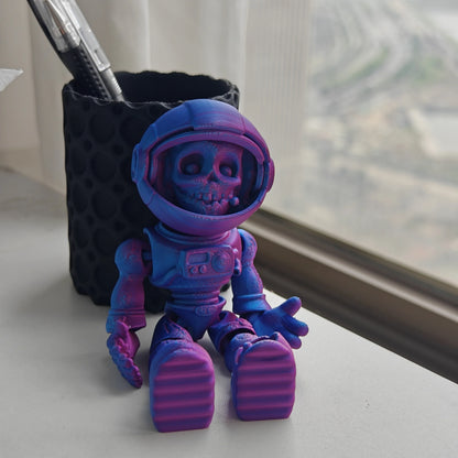 Articulated Skeleton Astronaut Figurine — 3D Printed Movable Space-Themed Collectible with Sliding Helmet for Home Display
