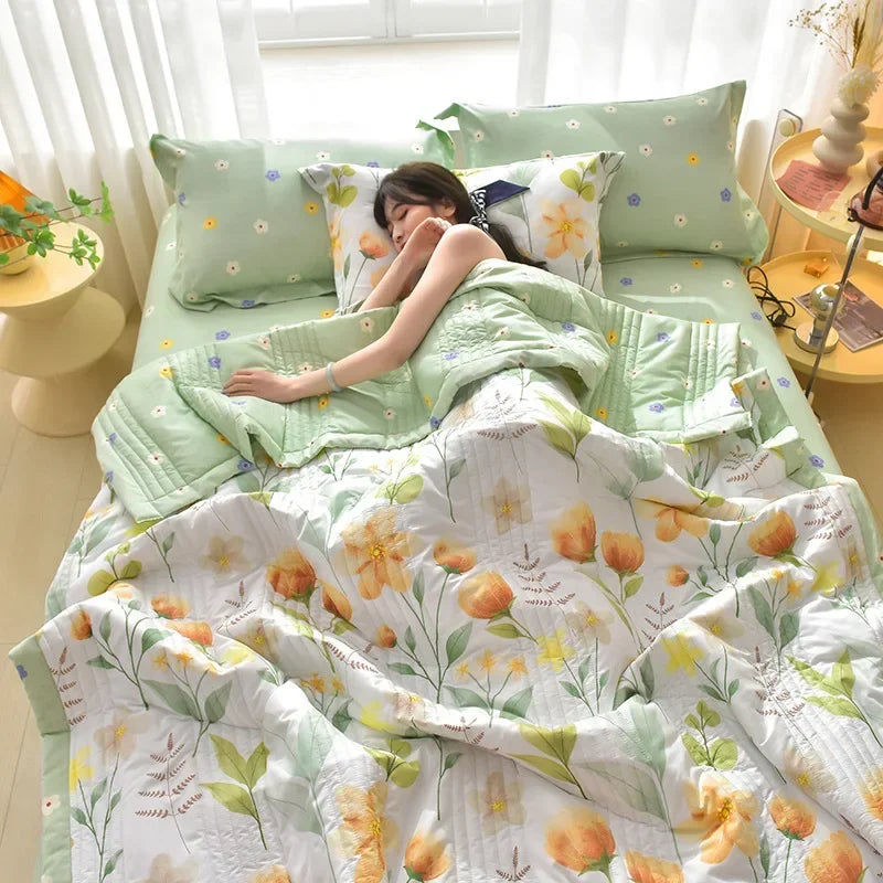 Quilted Spring Summer Quilt – Soft, Lightweight & Breathable Duvet for Queen Size, Comfortable & Washable