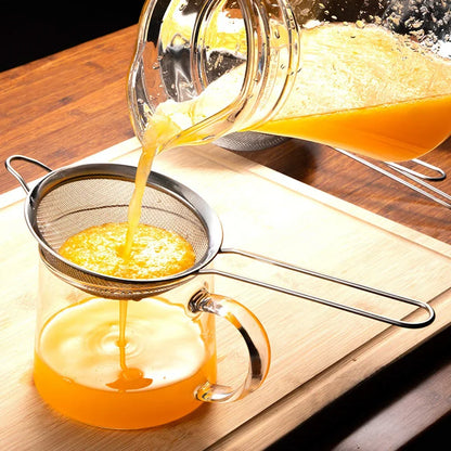 Stainless Steel Fine Mesh Flour Sifter with Handle: Baking Accessories for Precise Flour Sieving - Item 0859