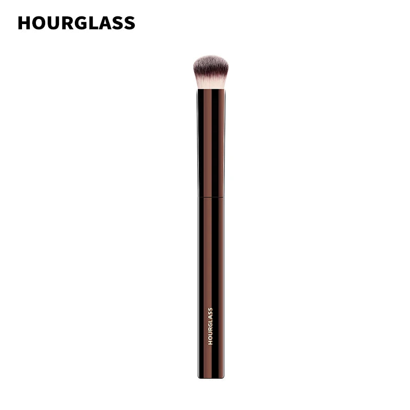 Hourglass No.19 Vanish Concealer Brush – Soft Fiber, Seamless Finish Face Makeup Brush