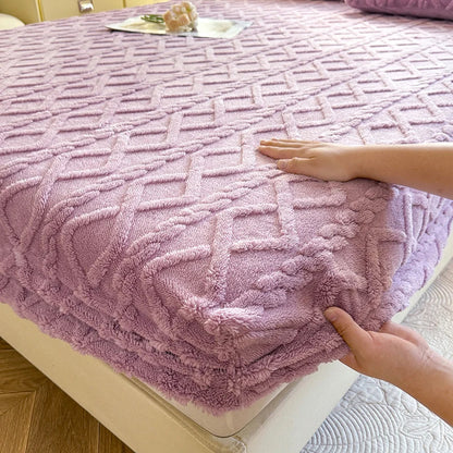 Winter Warm Coral Fleece Fitted Bed Sheet – Thick Fluffy Mattress Cover with Elastic Band for Single, Queen & King Beds