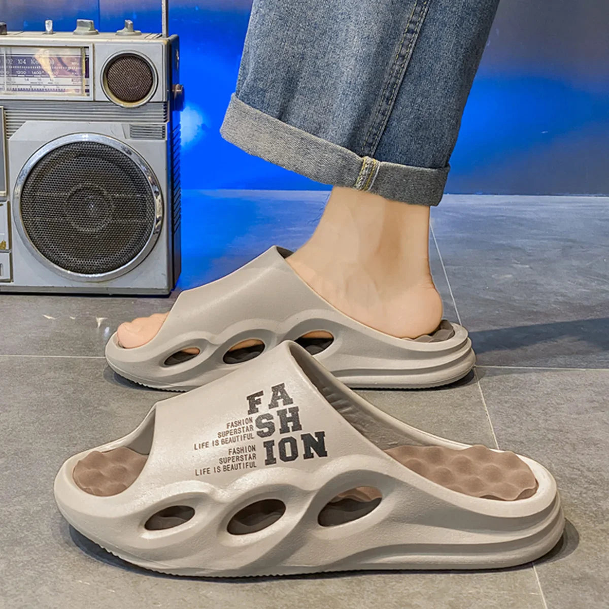Men’s Fashion Massage Slippers – Indoor & Outdoor Summer Sandals, Thick Sole Non-Slip Flip Flop Slides