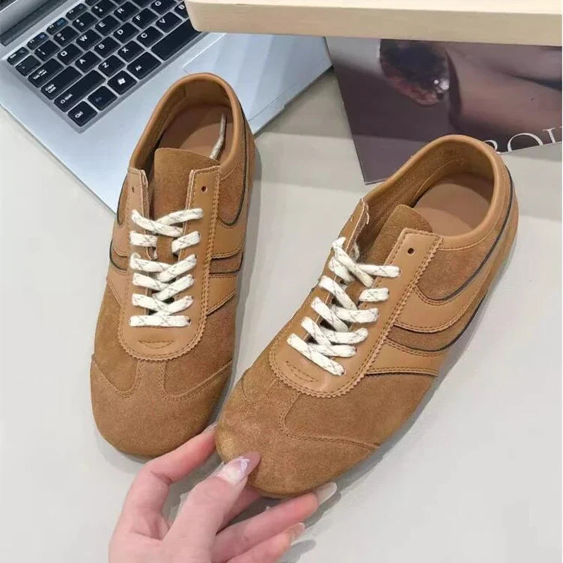 2025 New German Training Shoes for Women, Genuine Leather Lace-up Sneakers, Retro Flat Forrest Gump Style, Large Size
