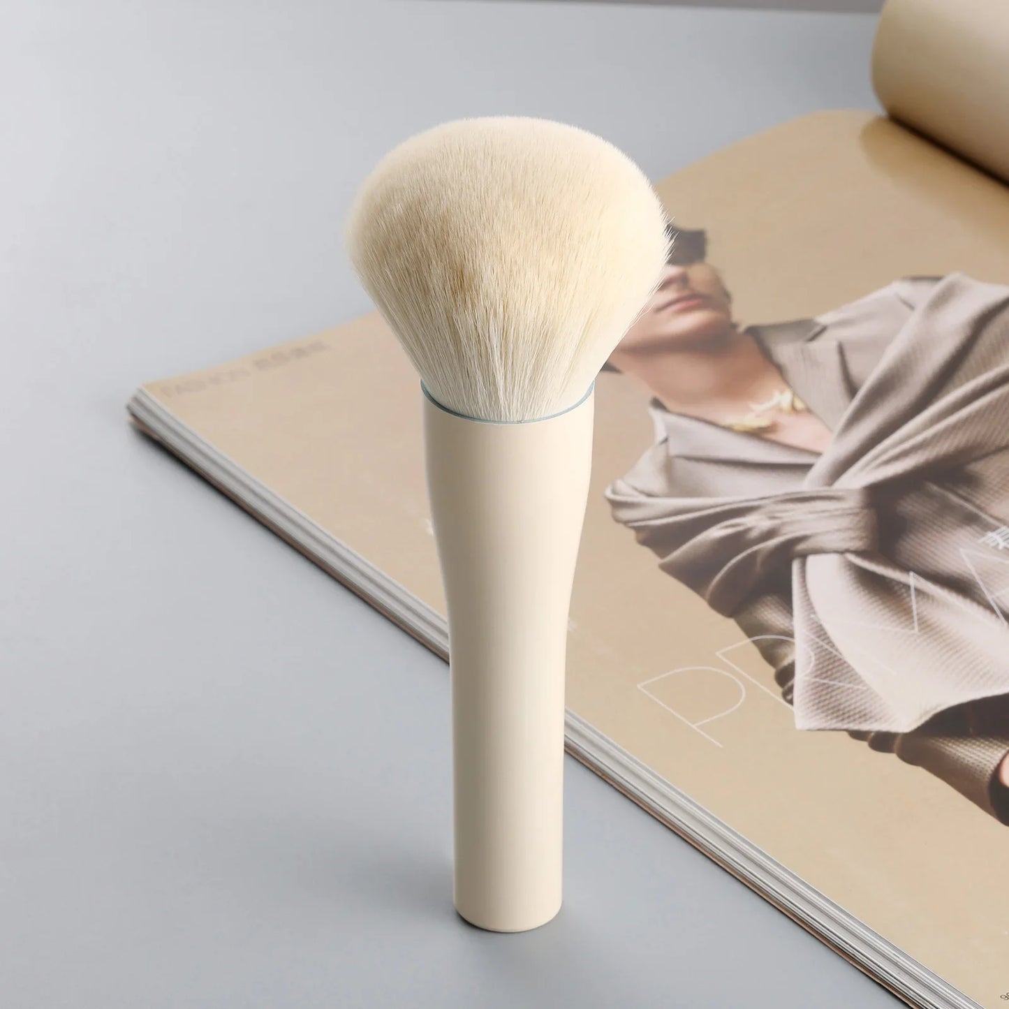 Professional Large Single Powder Brush – High-Quality Makeup Tool