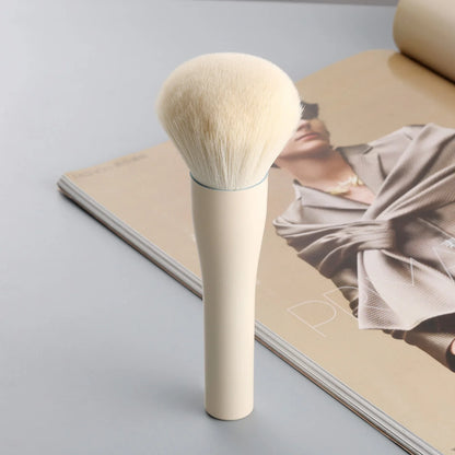 Professional Large Single Powder Brush – High-Quality Makeup Tool