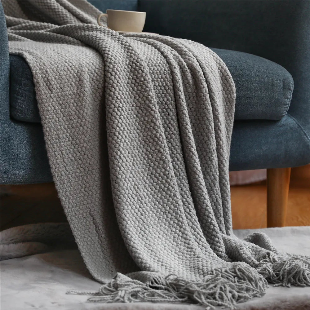 Textile City Knitted Blanket – Thick Waffle Corn Grain Embossed Throw with Tassels, Winter Warm Bedspread 130x240cm
