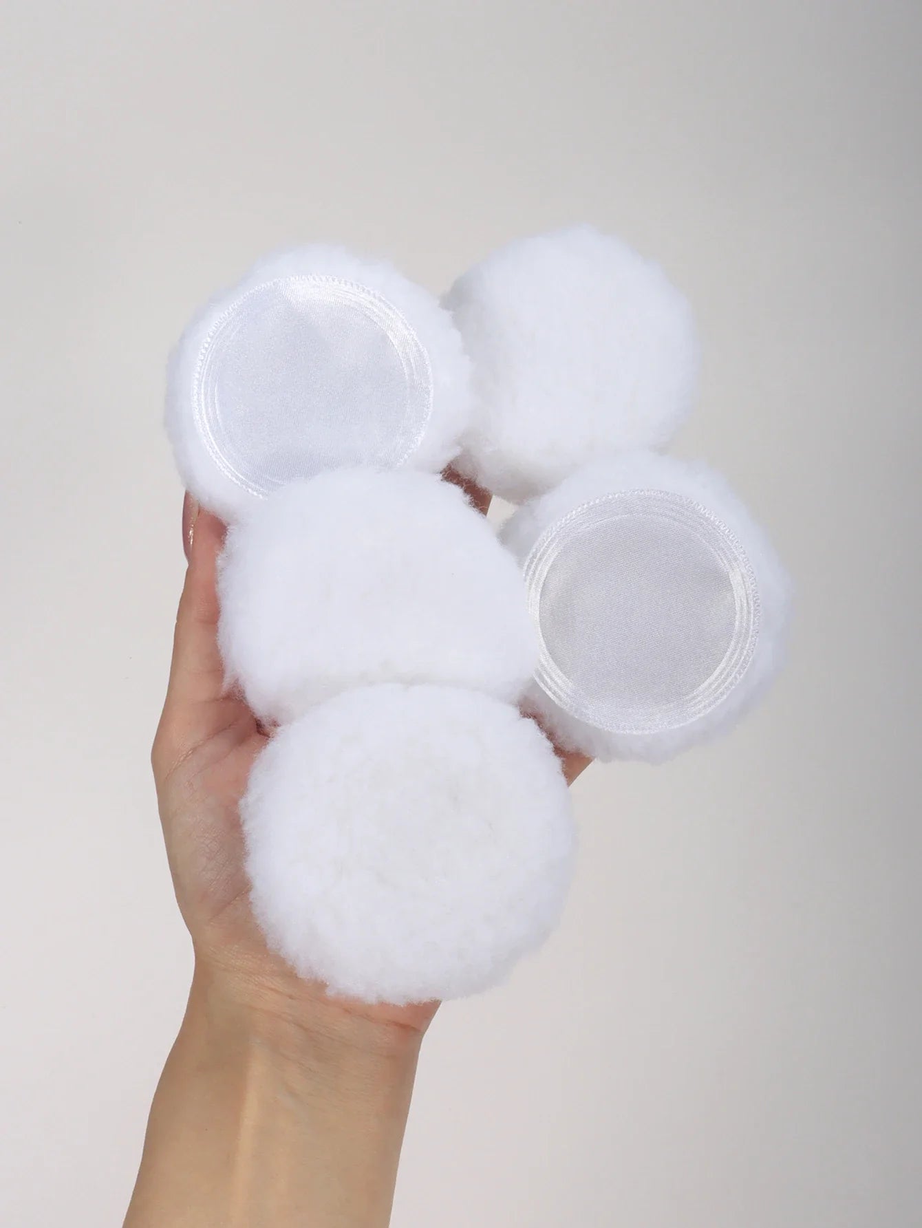 2/5/10/20PCS White Round Powder Puffs – Portable High-Grade Makeup Applicators for Base & Setting