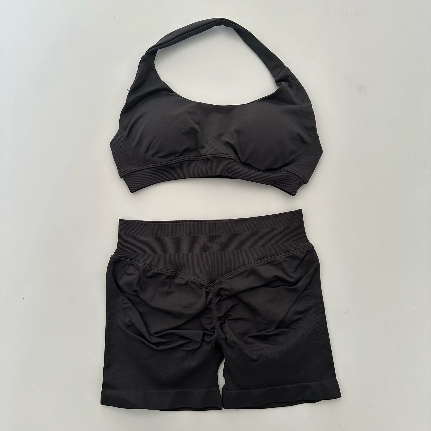 2PCS Seamless Yoga Workout Set – Scrunch Shorts & Halter Sports Bra Gym Fitness Outfit