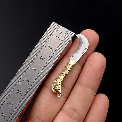 5cm Mini Folding Knife Keychain – Acrylic & Brass Portable Blade Pendant for Camping, Outdoor, and Everyday Carry