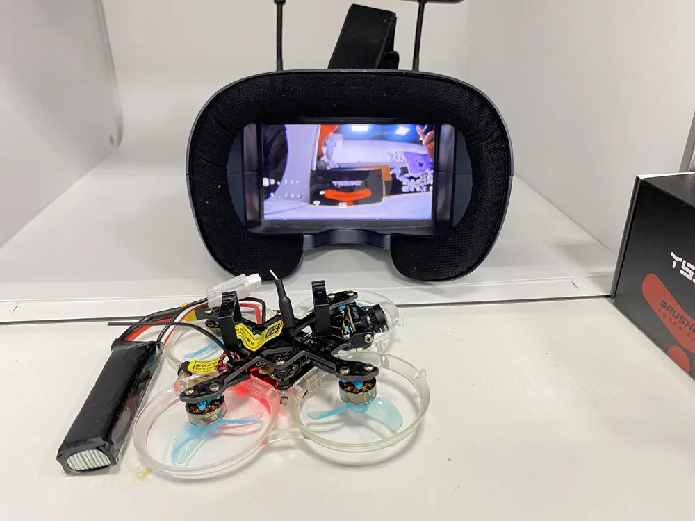 008D 5.8G 40CH 4.3" HD FPV Goggles with DVR & Battery – Diversity Video Headset for RC Drone EV800D