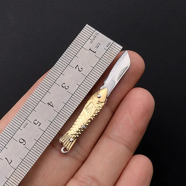 5cm Mini Folding Knife Keychain – Acrylic & Brass Portable Blade Pendant for Camping, Outdoor, and Everyday Carry