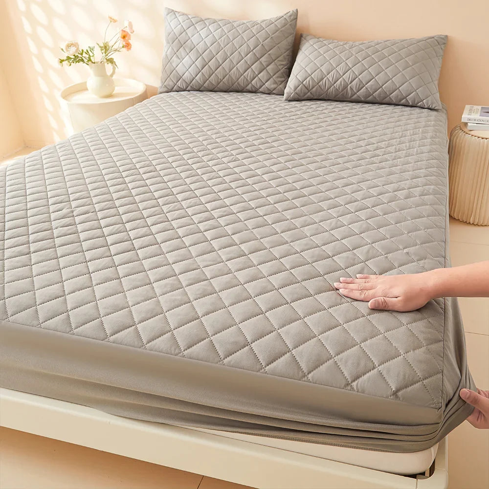 Quilted Waterproof Fitted Sheet - Machine Washable Mattress Protector for Single & Double Beds