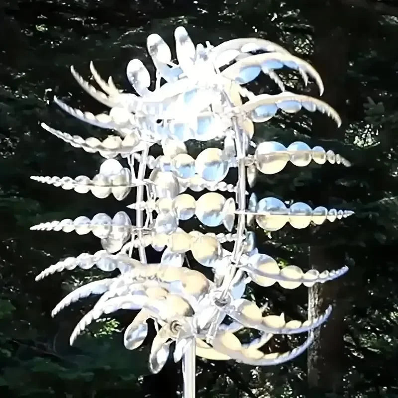 Metal Silvery 3D Wind Spinner — Circular Plate Outdoor Decoration for Garden, Courtyard & Patio