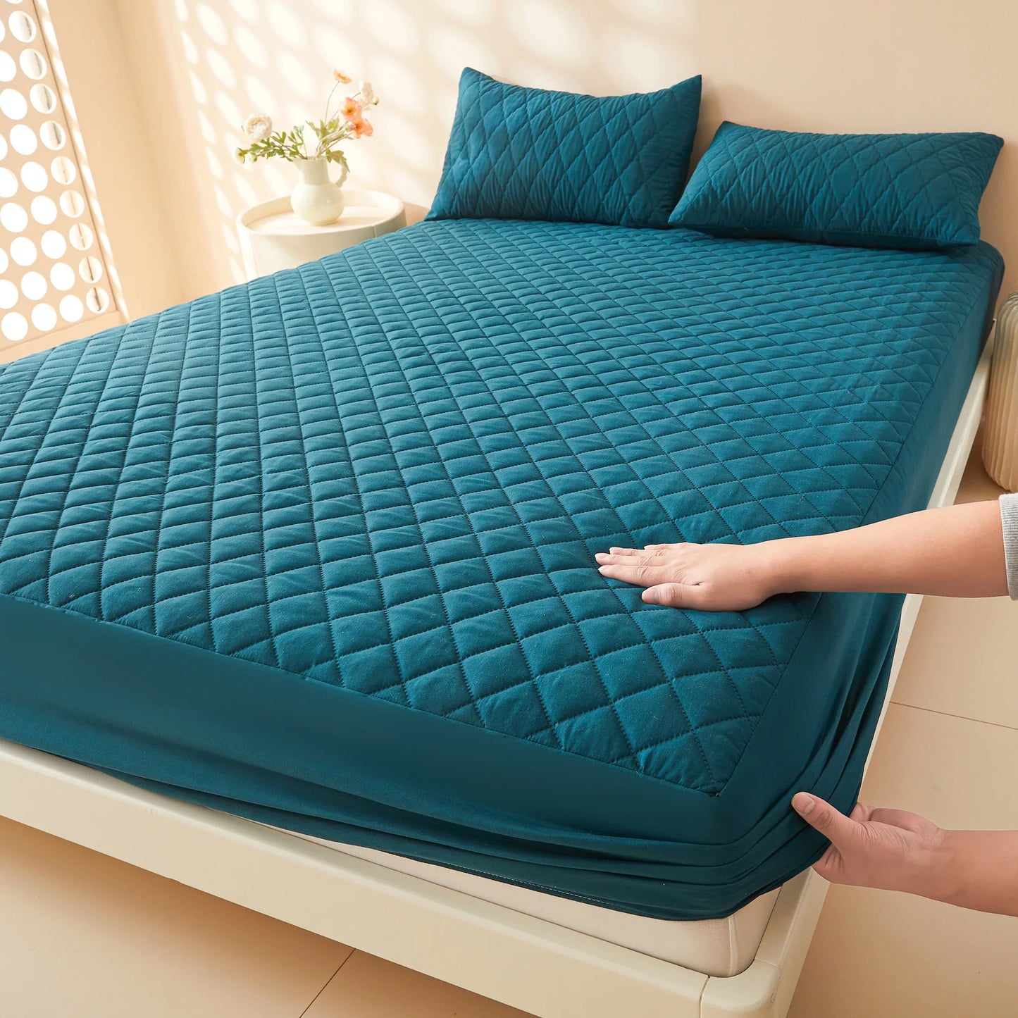 Quilted Waterproof Fitted Sheet – Machine Washable Mattress Protector for Single & Double Beds