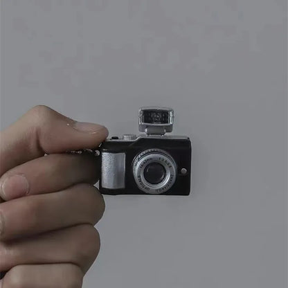 Fashion Camera Pendant Necklace – Vintage Flash Light Camera Jewelry with Long Chain for Women & Men, Punk Party Accessory