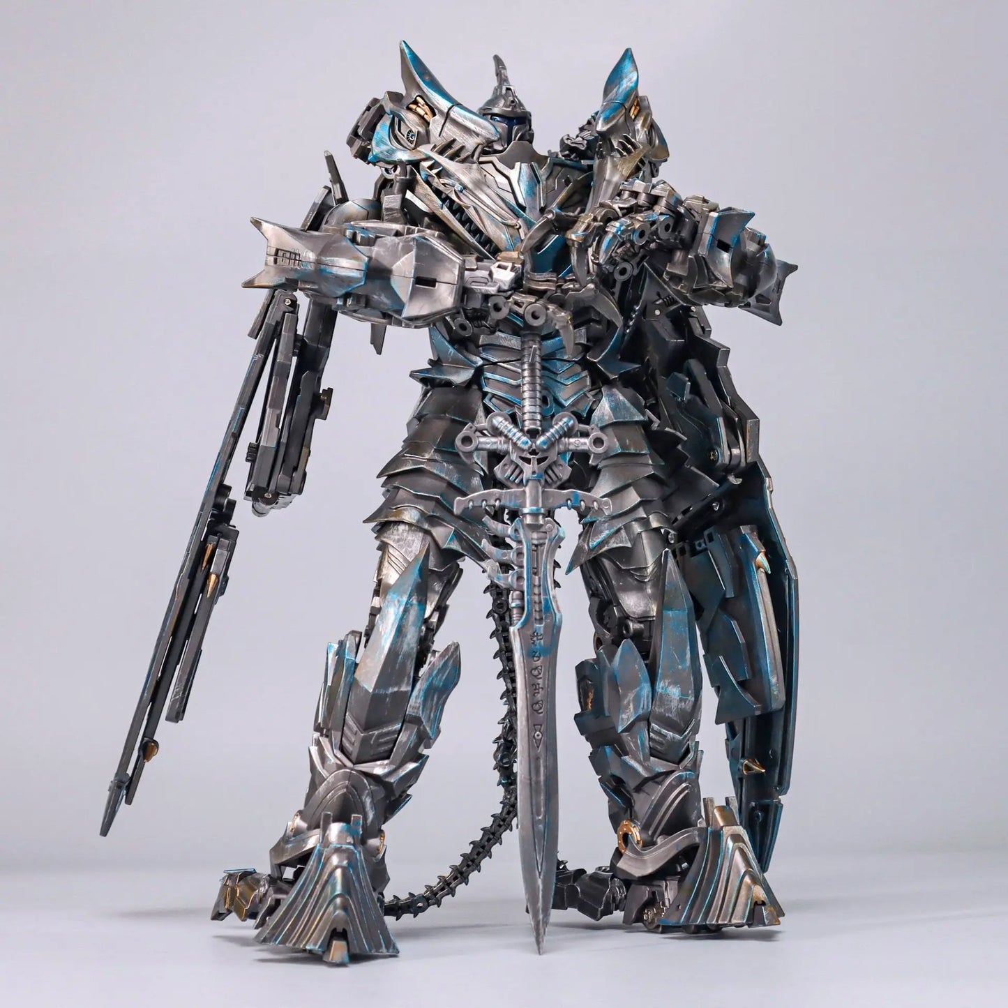 BAIWEI TW-1104 Strafe Transformation Robot Figure – 27cm Action Toy