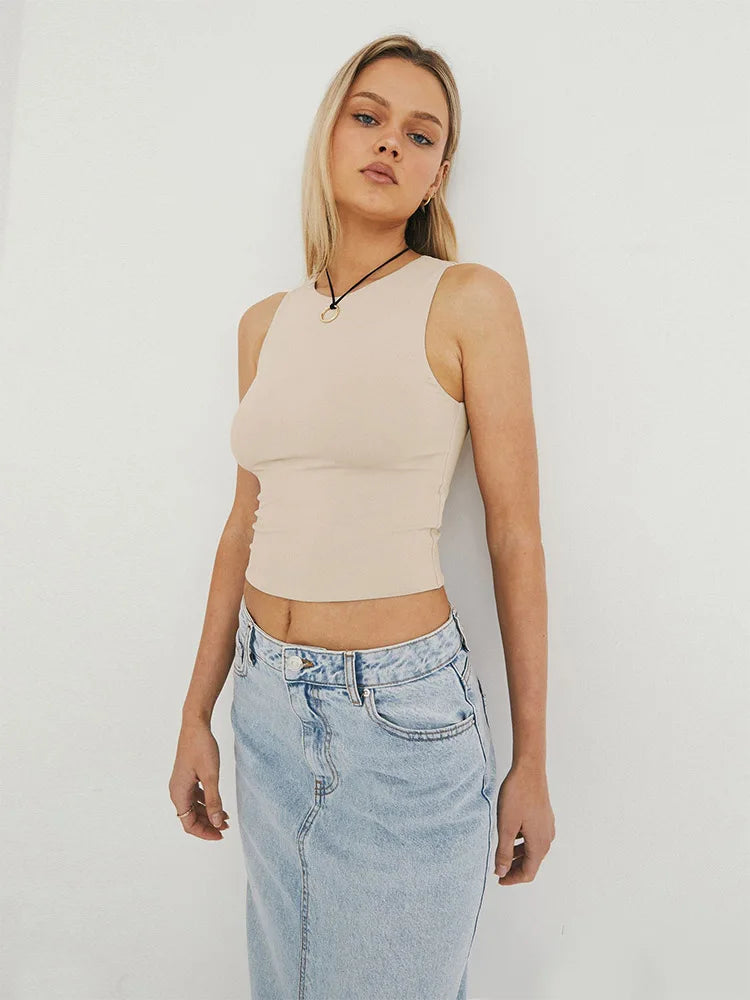 Sleeveless Tight-Fitting Racerback Top with Round Neck - Women's Athletic Shirt