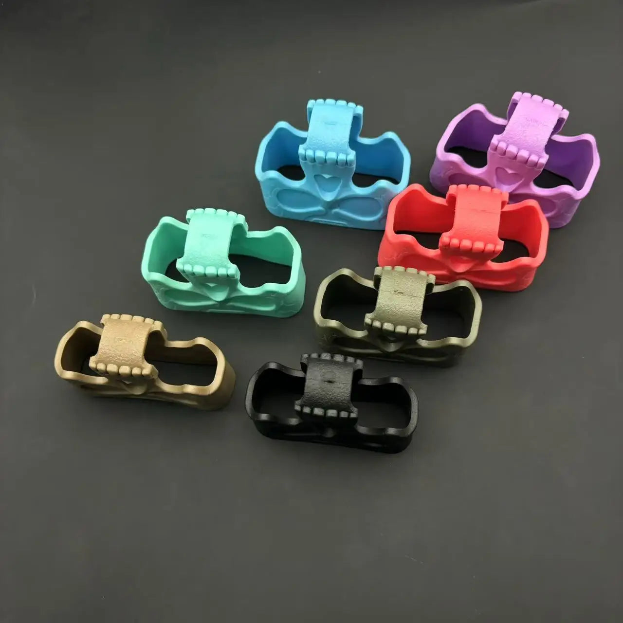 5.56 Skull Rubber Magazine Assist Loop – Tactical Pull Pouch for M4, AK, AR15 Hunting & Airsoft Accessory
