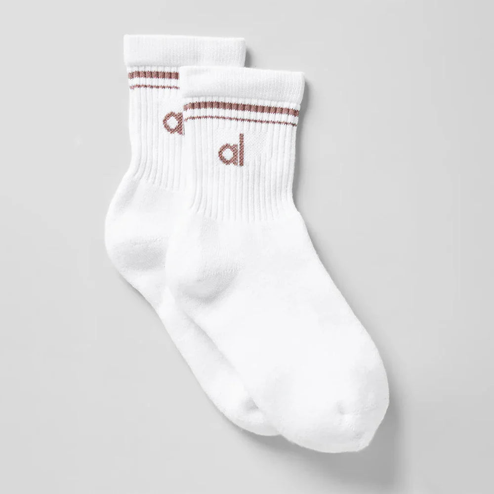 A Women's Soft Cotton Yoga Socks – Mid-Tube Solid Color Casual Socks for Men & Women*