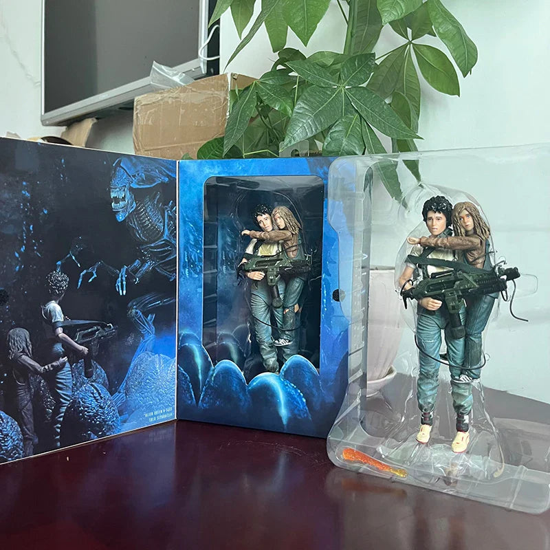 NECA Alien 2 LT Ellen Ripley & Newt Figure – Giger Xenomorph Facehugger Collectible Action Model Toy, Perfect Gift