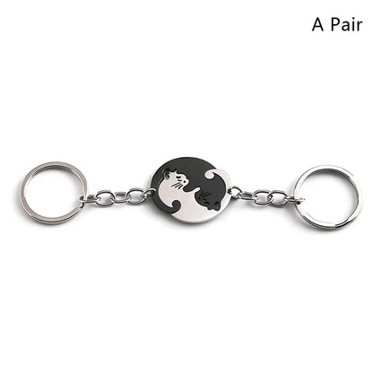 Cute Hug Cat Keychain - Heart Patchwork Round Keyring for Couples, Bags, Cars and Gifts