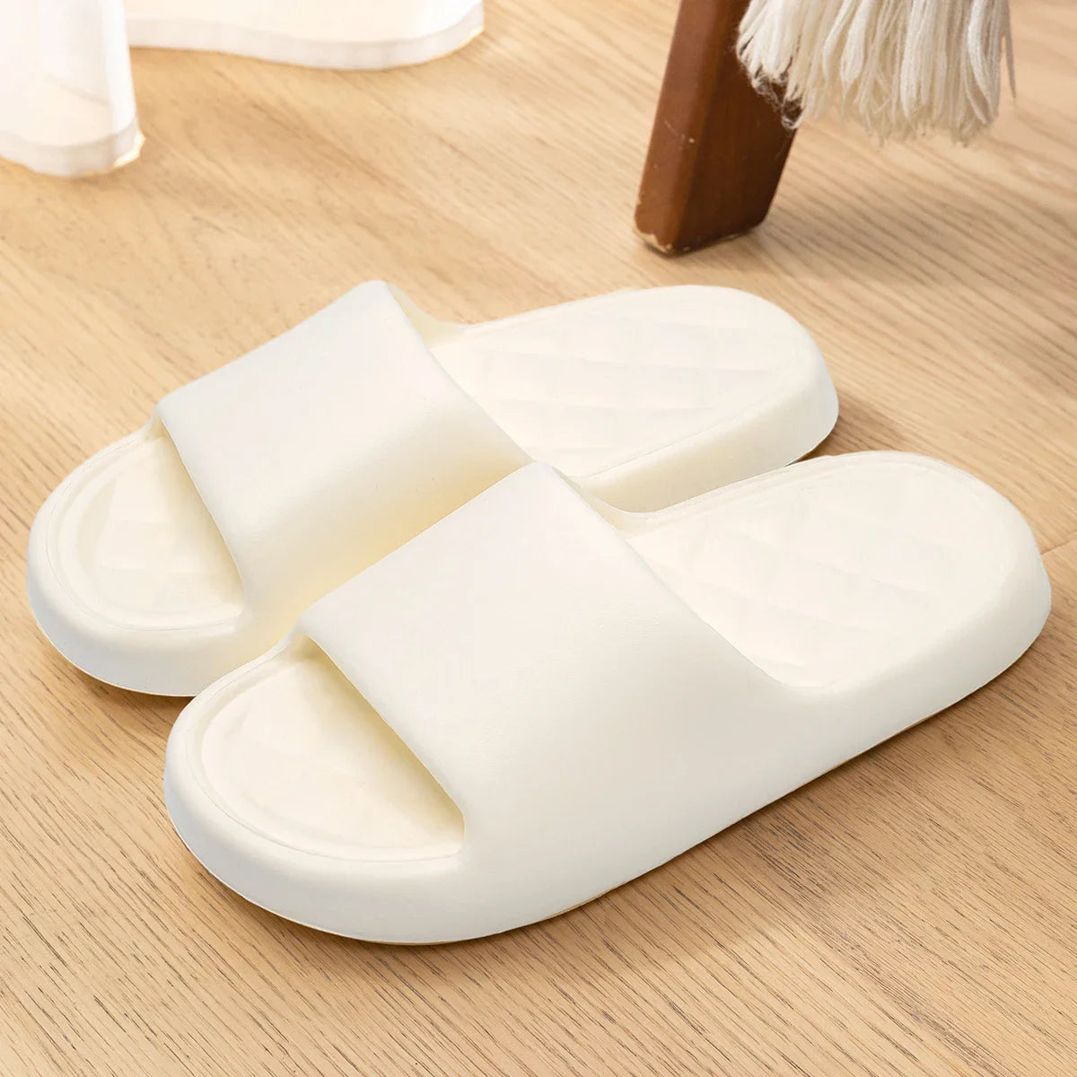 Men’s Summer Cloud Slippers – Soft Non-Slip Sole Sandals for Home, Beach, Indoor & Outdoor Casual Wear