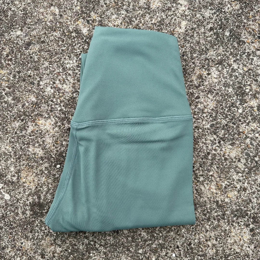 High Waist Women's Yoga Leggings - Solid Color Cropped Gym & Training Pants with Back Pocket