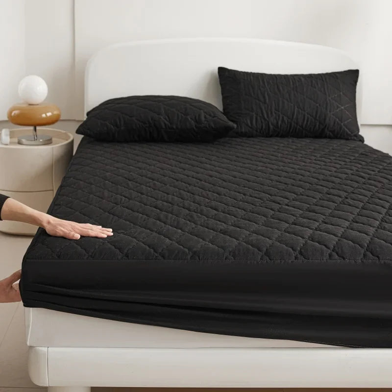Quilted Waterproof Mattress Protector - Thick Fitted Bed Cover Pad for Queen & King Size Mattresses