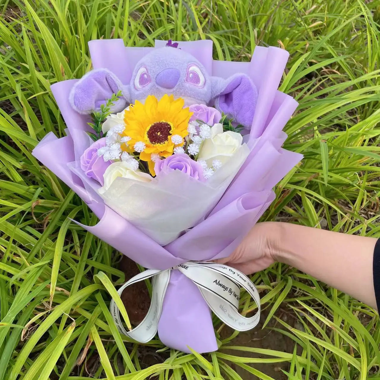 Cartoon Stitch Plush Doll with Flowers – Handmade Stuffed Animal Bouquet for Valentine’s, Christmas & Graduation Gifts
