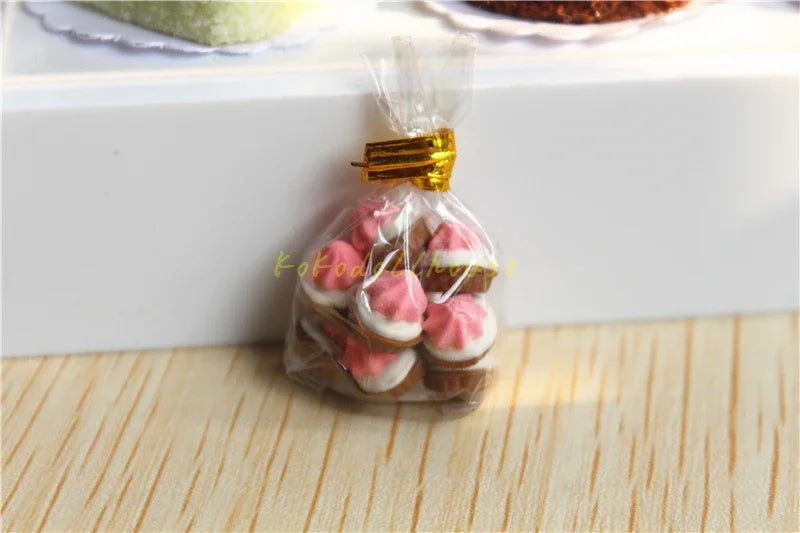 1/12 Miniature Dollhouse Cake – Pretend Play Dessert Toy for Blythe & BJD Dolls