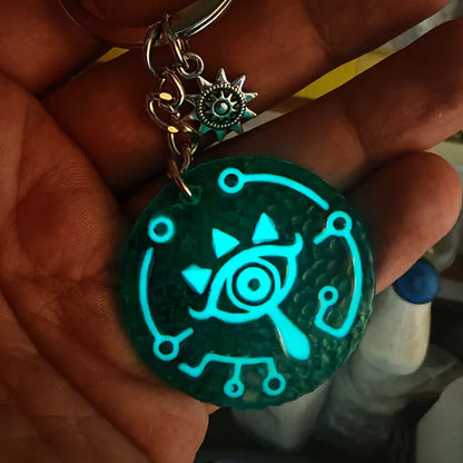 Sheikah Eye Pendant Keychain – Zelda Glow-in-the-Dark Key Ring Charm