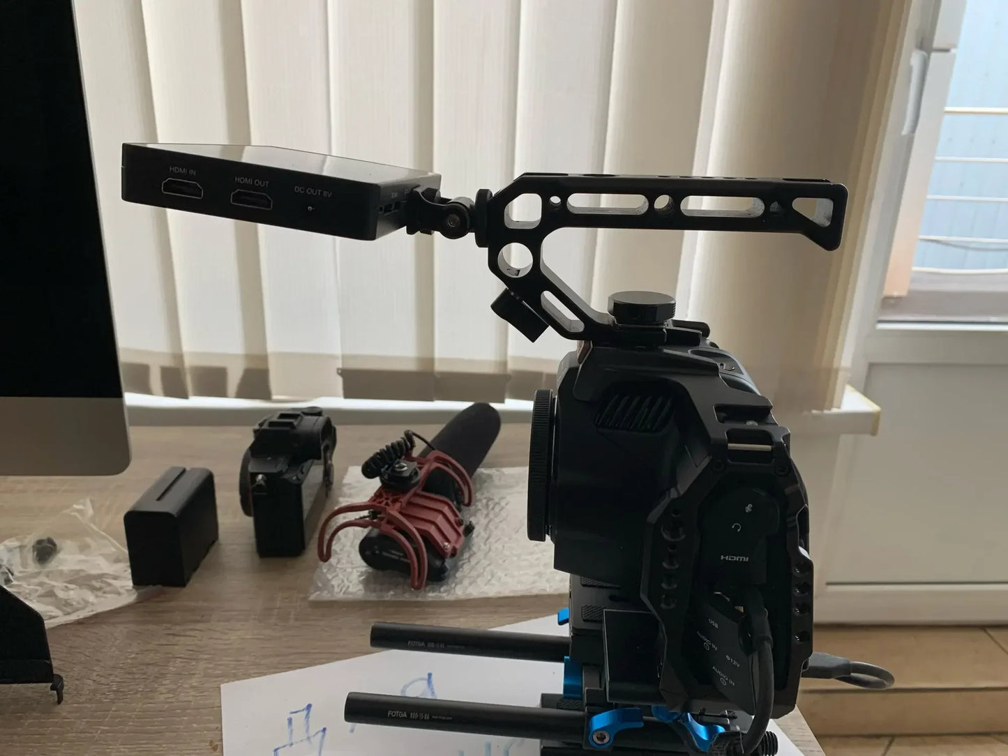 Minifocus Monitor Holder Cold Shoe Mount for Camera, 180° Tilt Adjustable Bracket for Field Monitors, Microphone, Hot Shoe