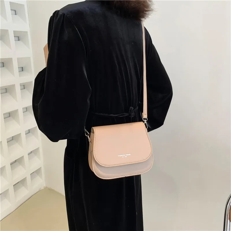 Women's Crossbody Bag – Solid Color Fashionable Retro Flipped Design, Casual and Simple Style