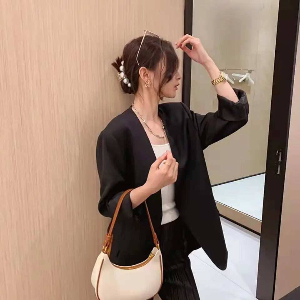 Small Armpit Bag for Women – 2024 New Fashion, French Niche High-End Shoulder Bag, Trendy & All-Match Style