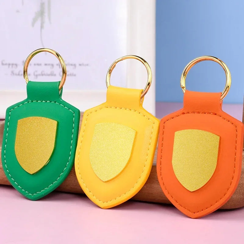 Car Keychain Shield Leather – Creative Personalized Couple Key Chain with Metal Pendant, Fashion Travel Gift for Men