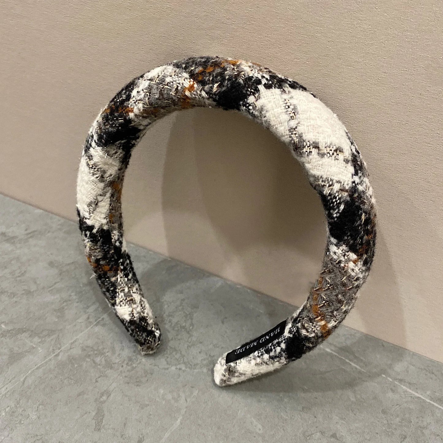 Black & White Camellia Embroidery Hairband – Woolen Weave Padded Headband for Women, French Fashion, Autumn/Winter 2023