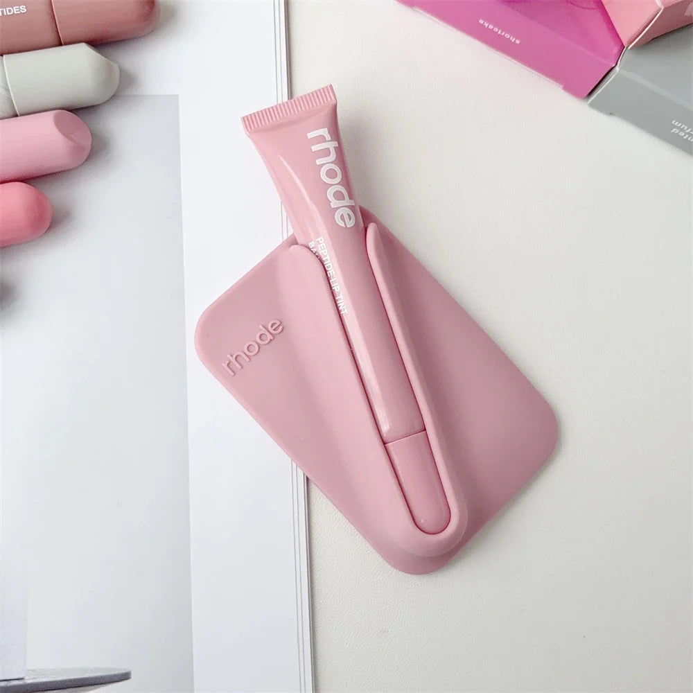 Magnetic Snap-On Lip Gloss Phone Case - MagSafe-Compatible Lipstick Holder for Mobile Phones