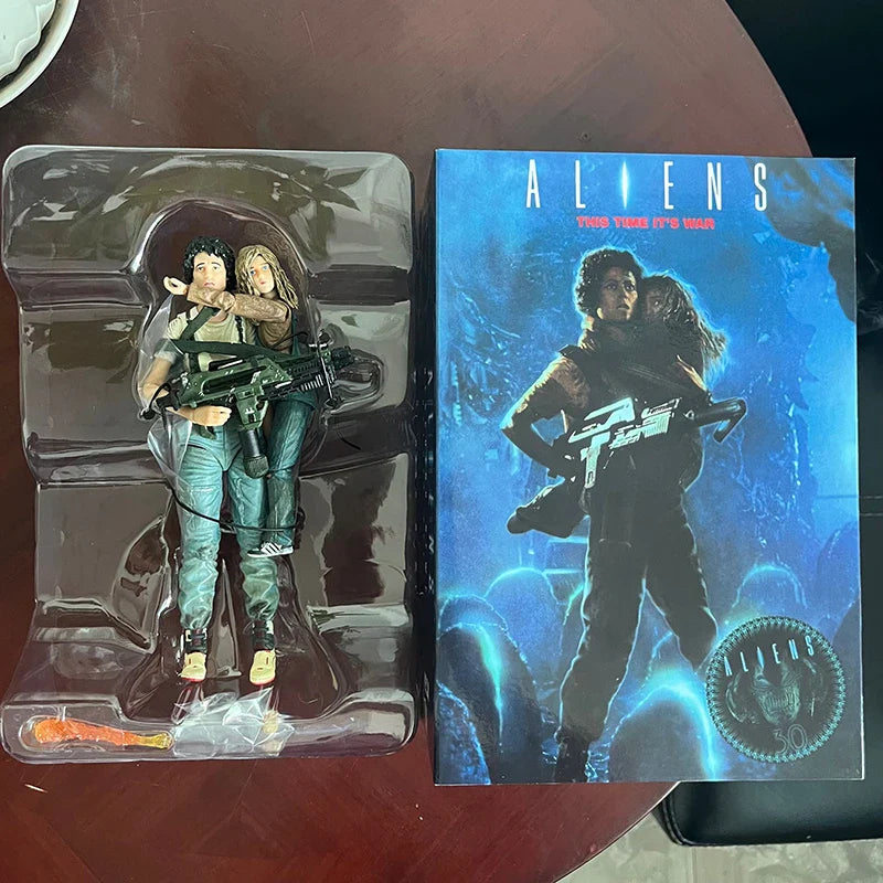 NECA Alien 2 LT Ellen Ripley & Newt Figure – Giger Xenomorph Facehugger Collectible Action Model Toy, Perfect Gift