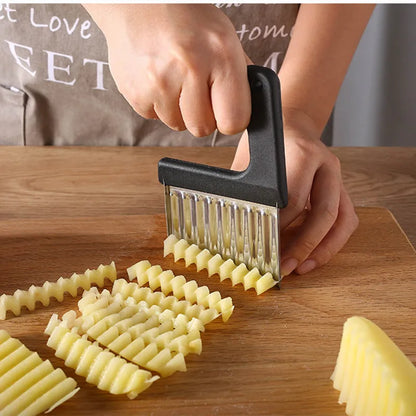 Stainless Steel Crinkle Potato Slicer – Wavy Vegetable & Fruit Cutter Knife for French Fries Chopping