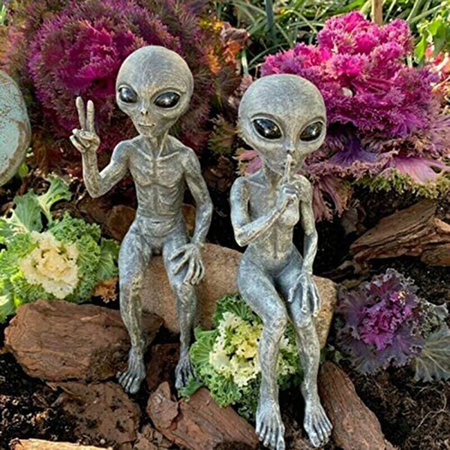 Outdoor Space Alien Ornaments - Resin Garden Statue Figurines for Home Decoration and Gift, Miniature Yard Decor