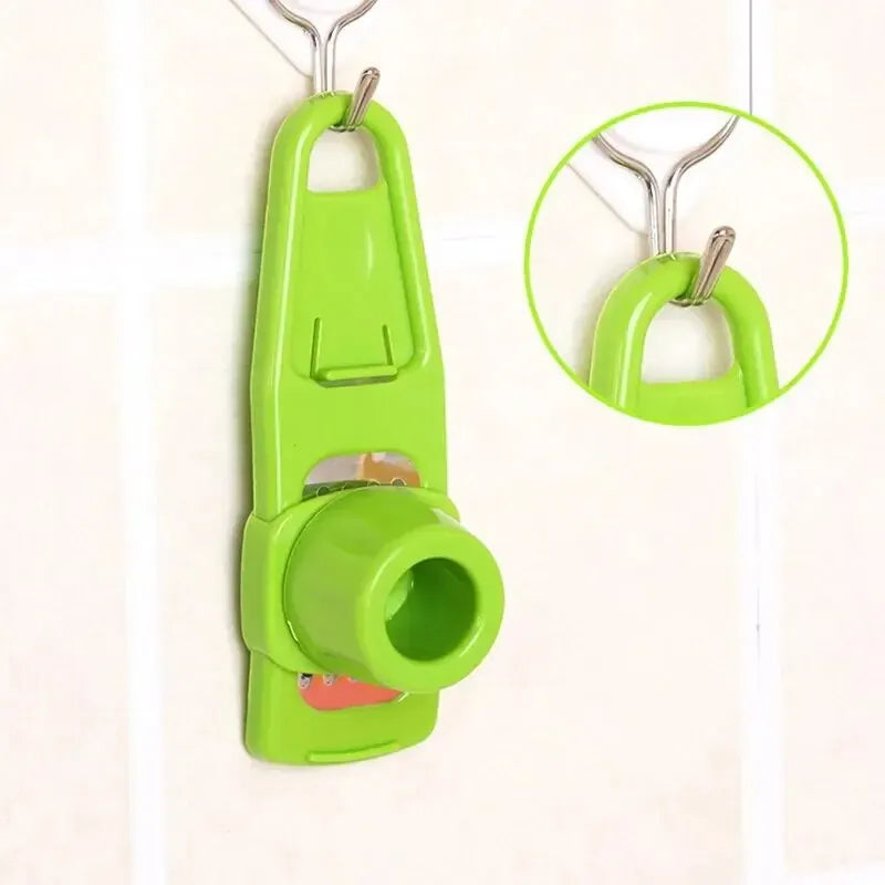 Mini Garlic Grinder - Creative Manual Garlic Press, Green Kitchen Gadget for Easy Garlic Mashing