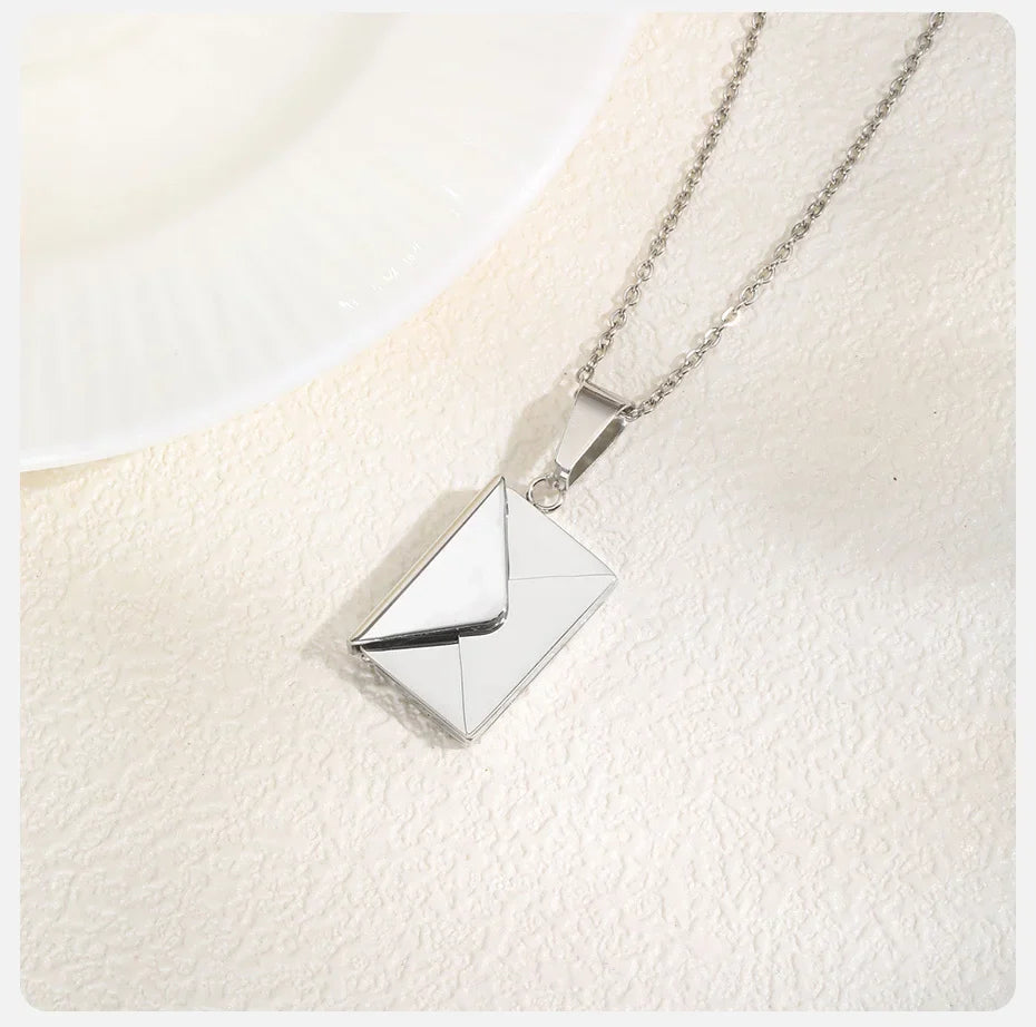Vnox Custom Envelope Photo Necklace – Stainless Steel Personalized Pendant for Women & Girls