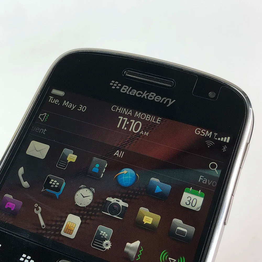 BlackBerry Bold Touch 9900 3G Unlocked Mobile Phone – QWERTY, 2.8" Screen, 5MP Camera, 8GB ROM, BlackBerryOS Dakota Magnum