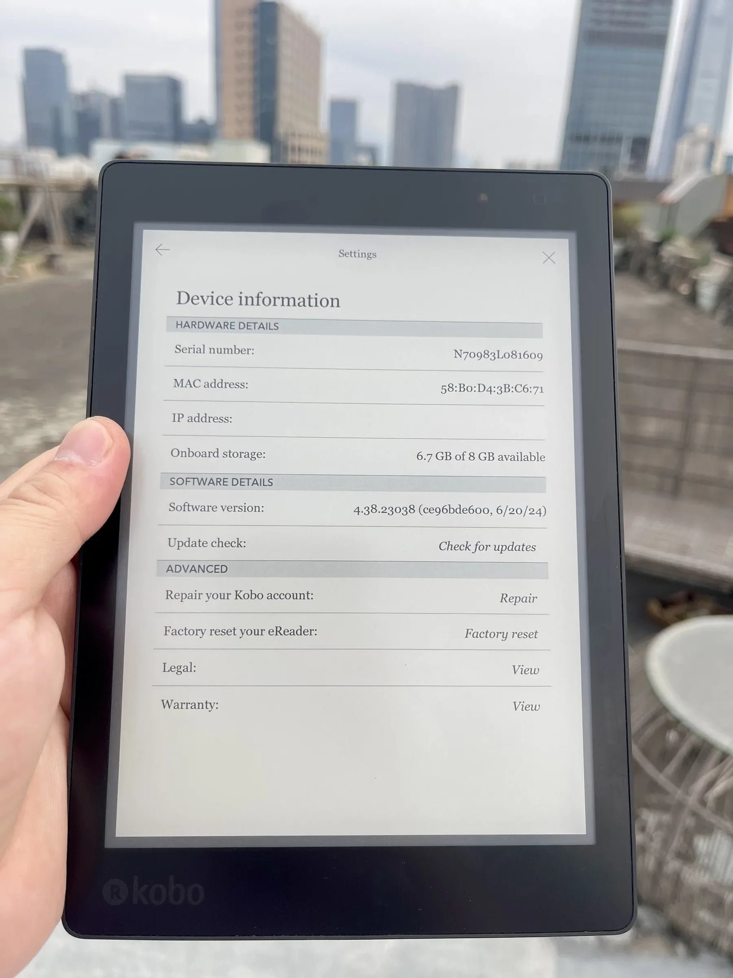 KOBO Aura One 7.8" E-Reader | 300PPI HD Carta E-Ink, IPX8 Waterproof, 8GB WIFI, Two-Color Light