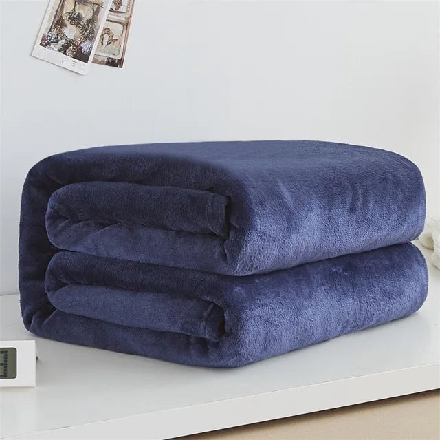 Spring & Winter Flannel Blanket – Soft, Fluffy Coral Fleece Sofa Cover & Bedspread, Solid Blue & Black Plush Blanket for Beds