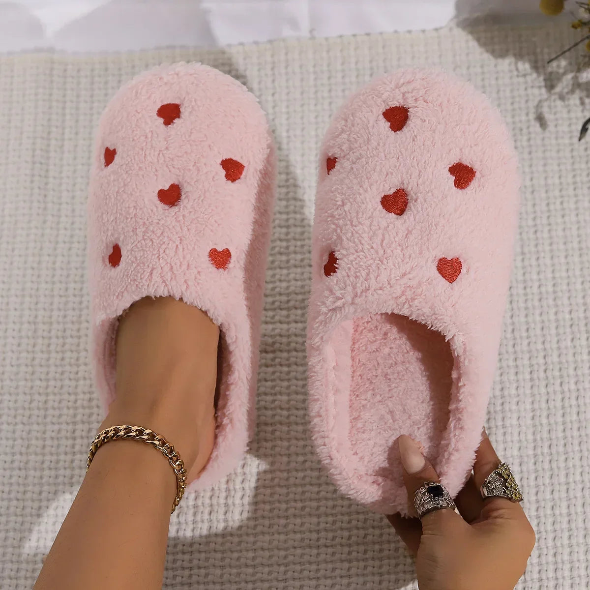 Women’s Winter Heart-Shaped Slippers – Soft Sole Indoor Shoes, Comfortable Quiet Cute Home Slippers
