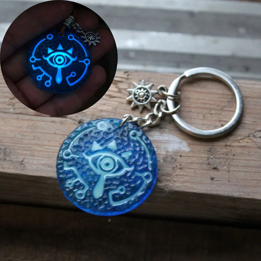 Sheikah Eye Pendant Keychain – Zelda Glow-in-the-Dark Key Ring Charm